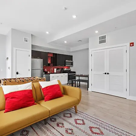 4 Suites Near Downtown Newark